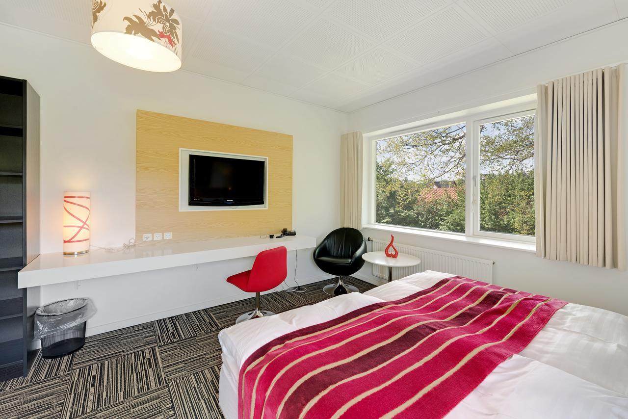 Hotel Jernbanegade Kibaek Bagian luar foto
